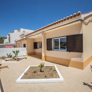 https://casa-fernandes-burgau.hotelaalgarve.com